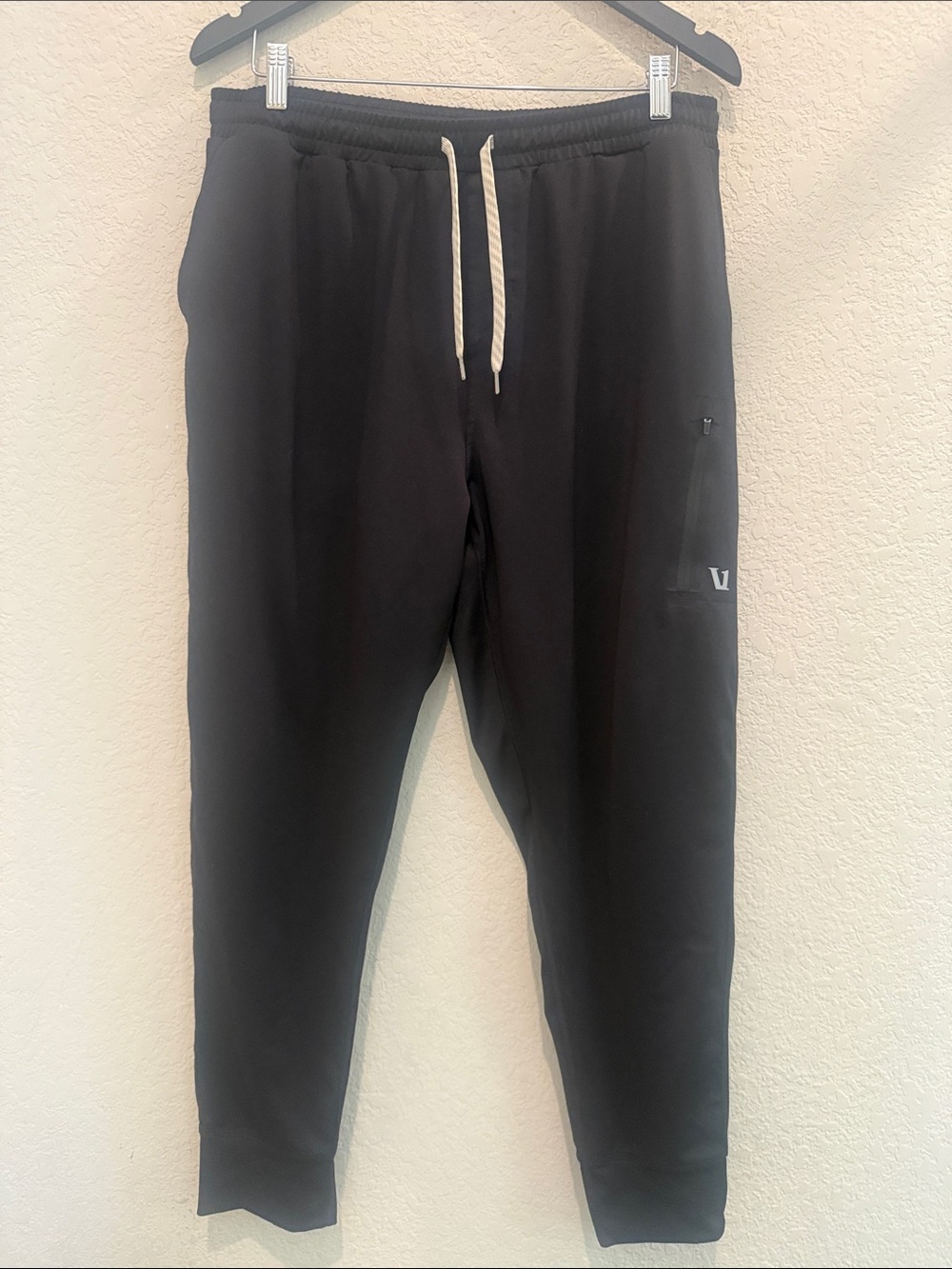 Vuori Men's Black Drawstring Jogger Pants size L